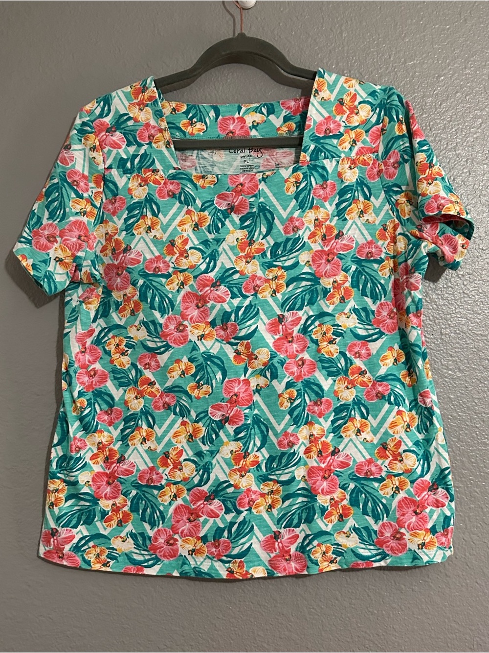 Coral Bay Floral Scoop Neck Tee in Teal and Pink